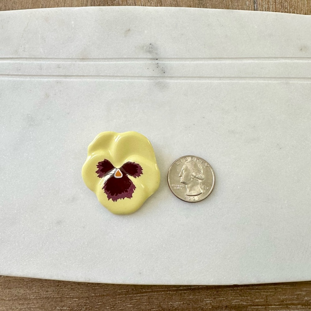 Vintage Avon Ceramic Pansy Flower Brooch View 6
